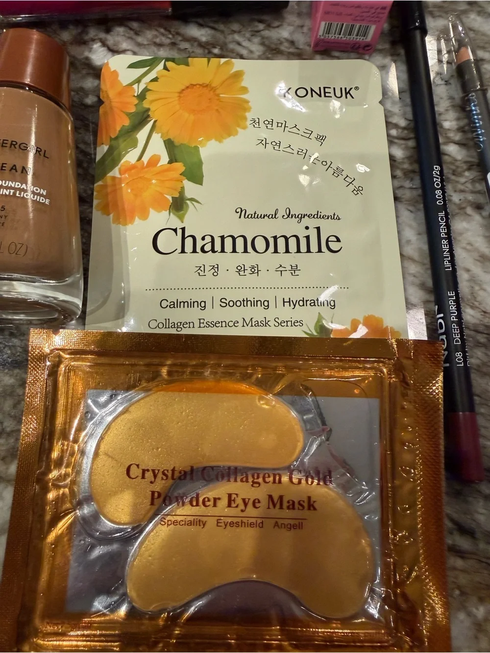 Marigold Face Mask & Garnet Scrunchie Gift Set - Burgundy